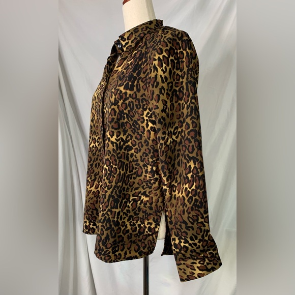 Women’s Susan Graver Animal Print Button Up Collar Blouse Size Small - Picture 4 of 12